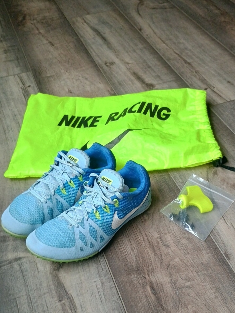 Nike Light Blue and Neon Yellow Women's Athletic Shoes